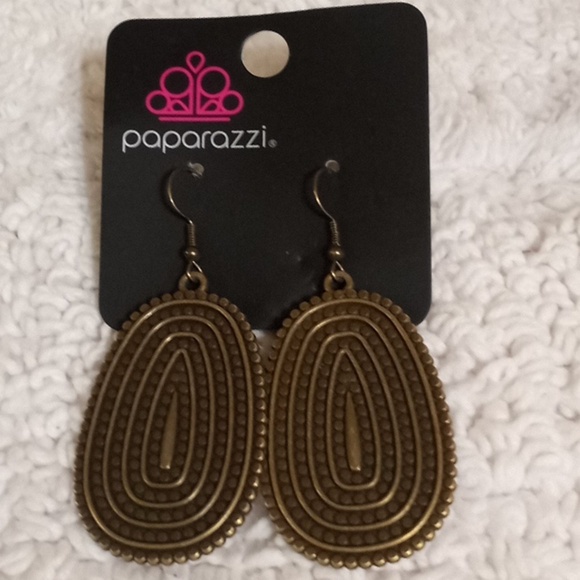 paparazzi Jewelry - Desert Climate Brass Earrings